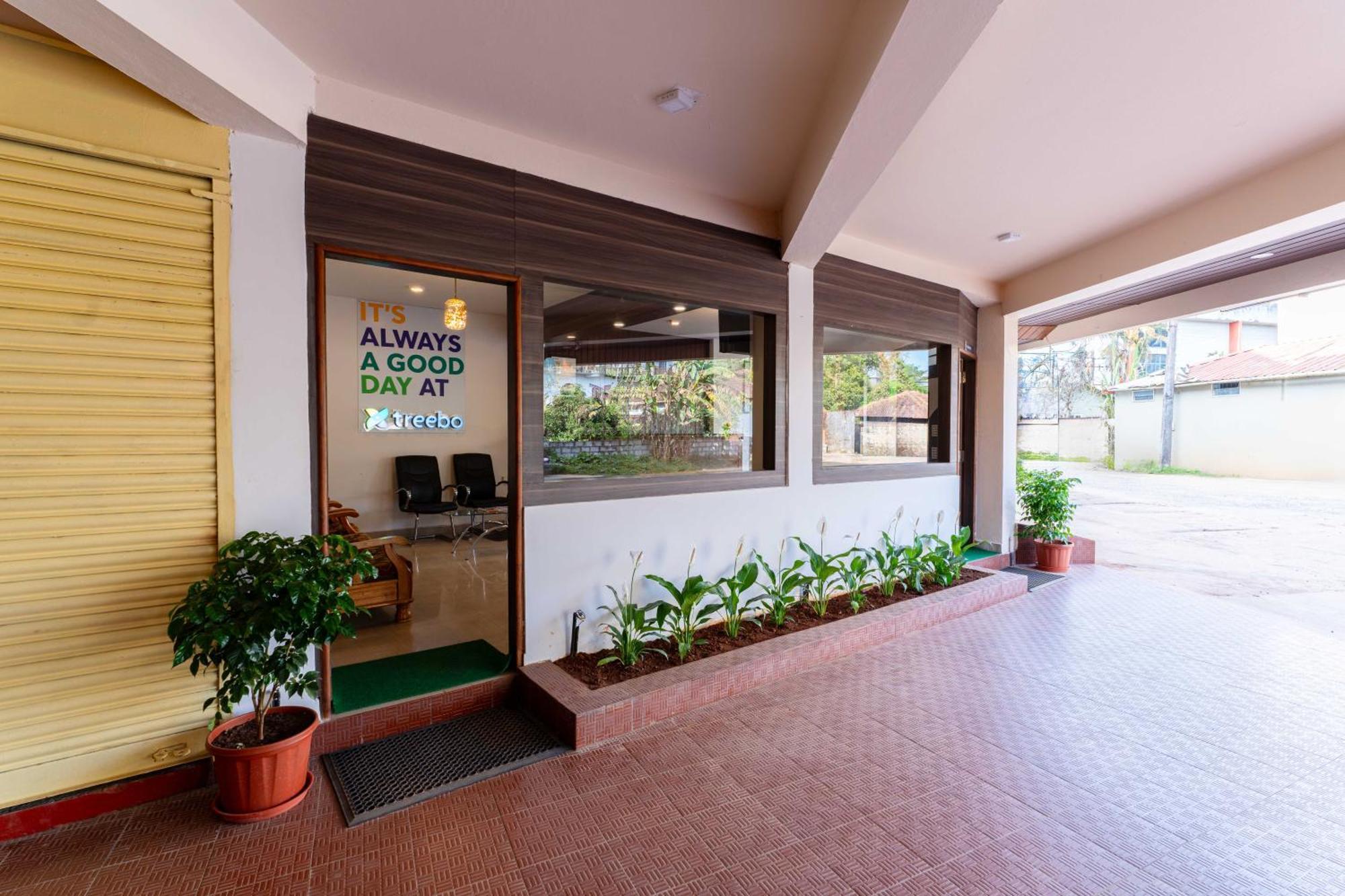 Treebo Regalia Comforts, 15 Mins From Abbey Waterfall Hotel Madikeri Exterior photo